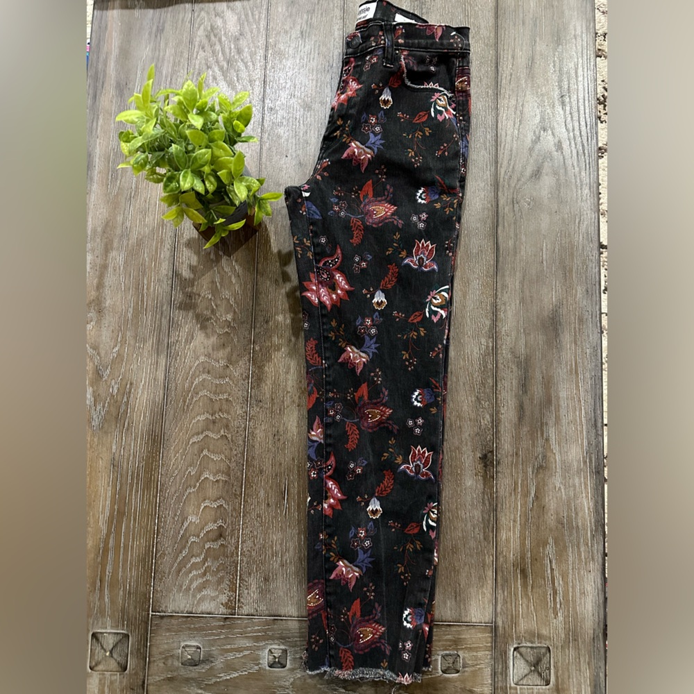 Kensie Vintage Luxe Jeans - Picture 2 of 13